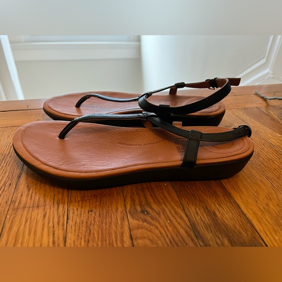 Fitflop Shoes - Fitflop Tia toe-thong sandals black leather never worn size 8